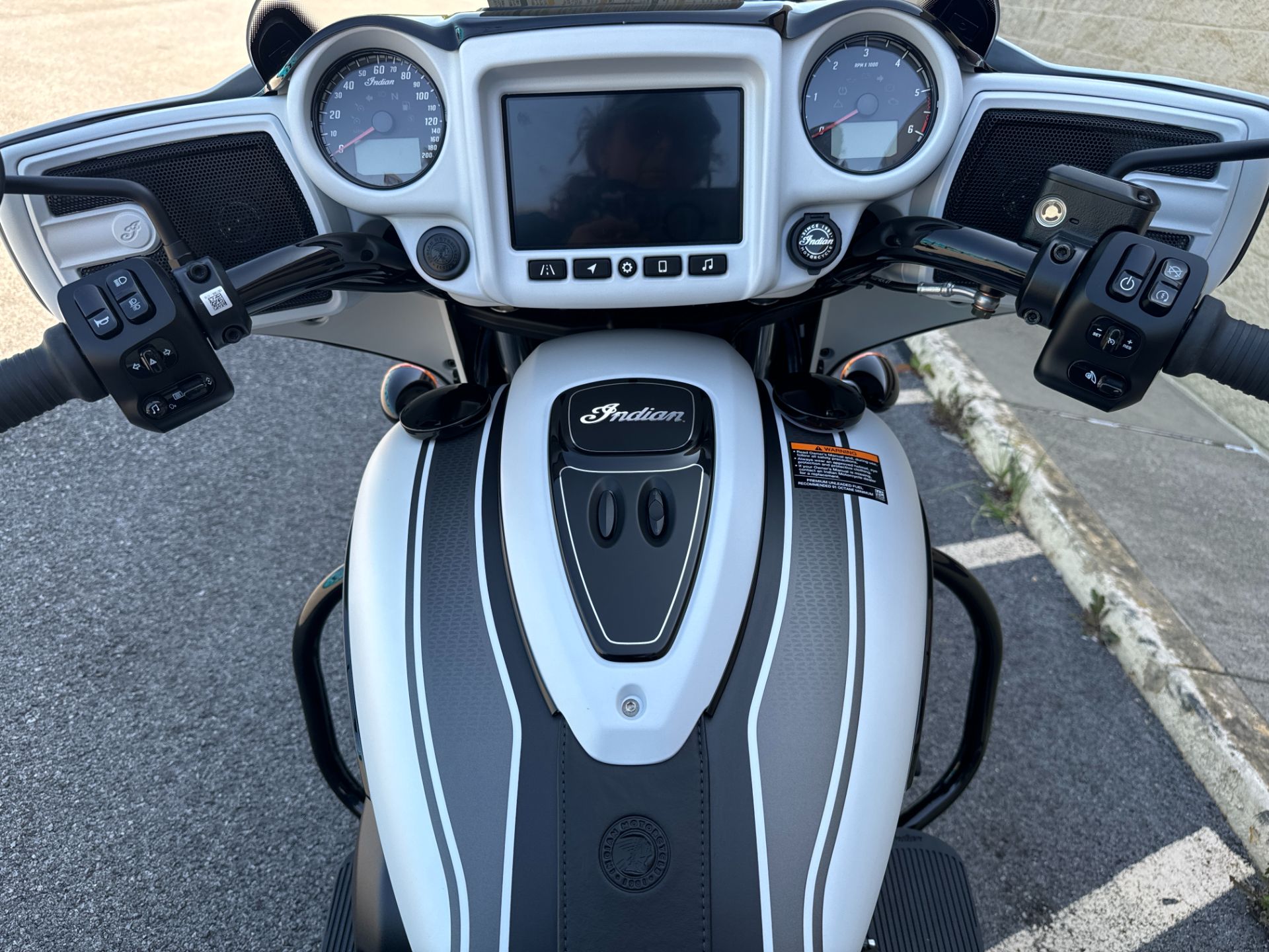 2024 Indian Motorcycle Chieftain® Dark Horse® with PowerBand Audio Package in Saint Clairsville, Ohio - Photo 10