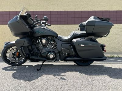 2024 Indian Motorcycle Pursuit® Dark Horse® with PowerBand Audio Package in Saint Clairsville, Ohio - Photo 7