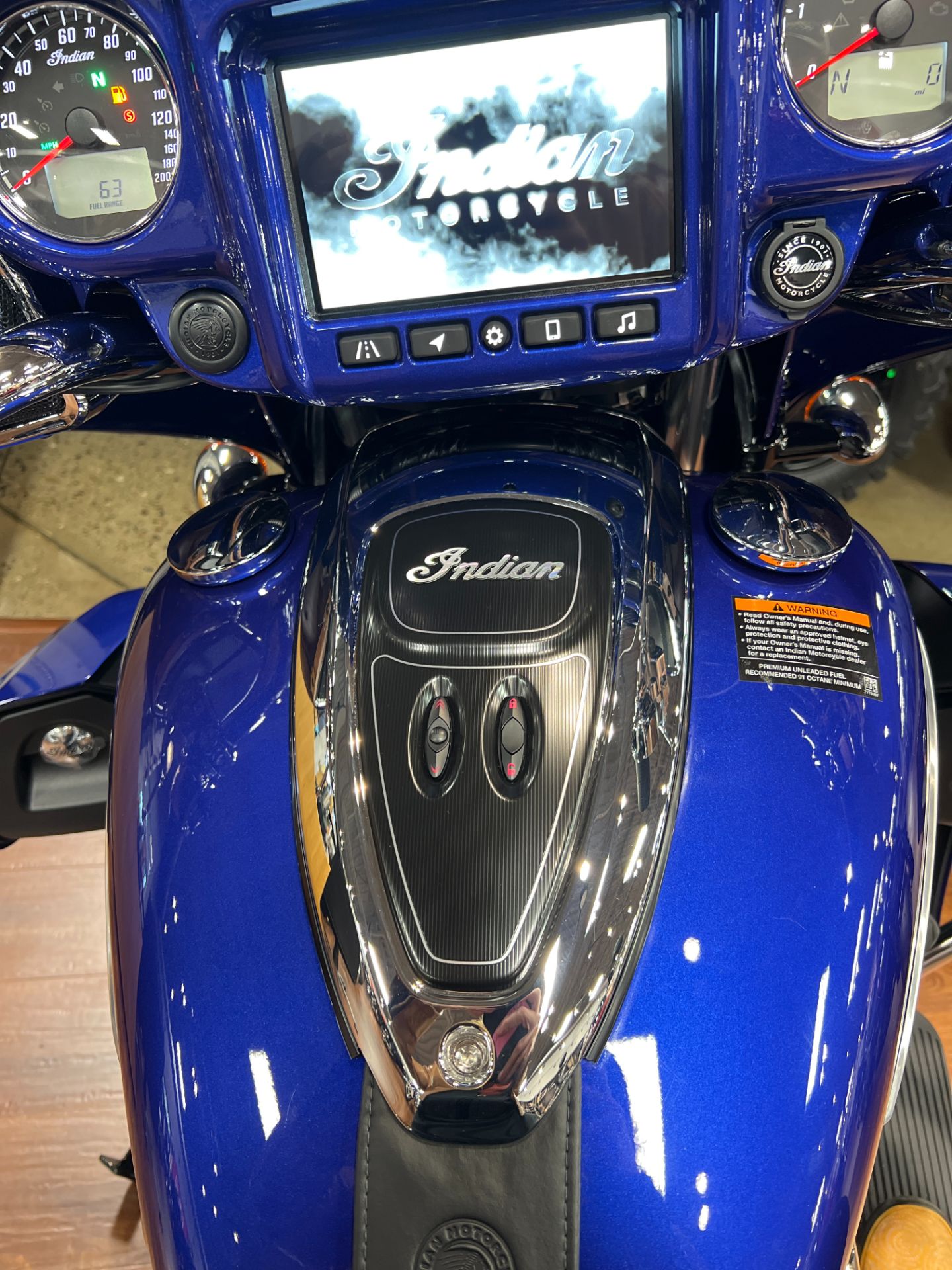 2024 Indian Motorcycle Roadmaster® Limited with PowerBand Audio Package in Saint Clairsville, Ohio - Photo 8