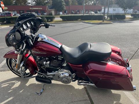 2017 Harley-Davidson Street Glide® Special in Virginia Beach, Virginia - Photo 5