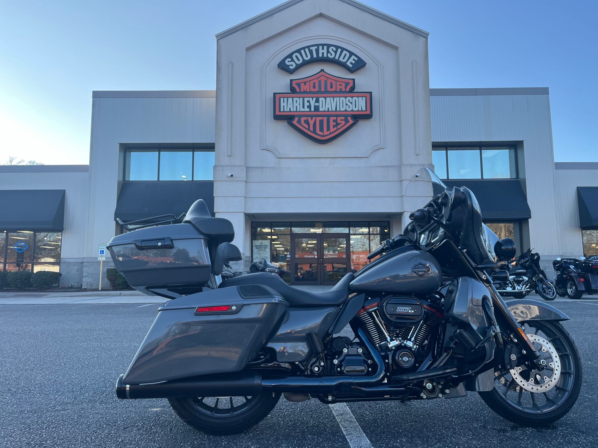 2018 Harley-Davidson CVO™ Street Glide® in Virginia Beach, Virginia - Photo 2