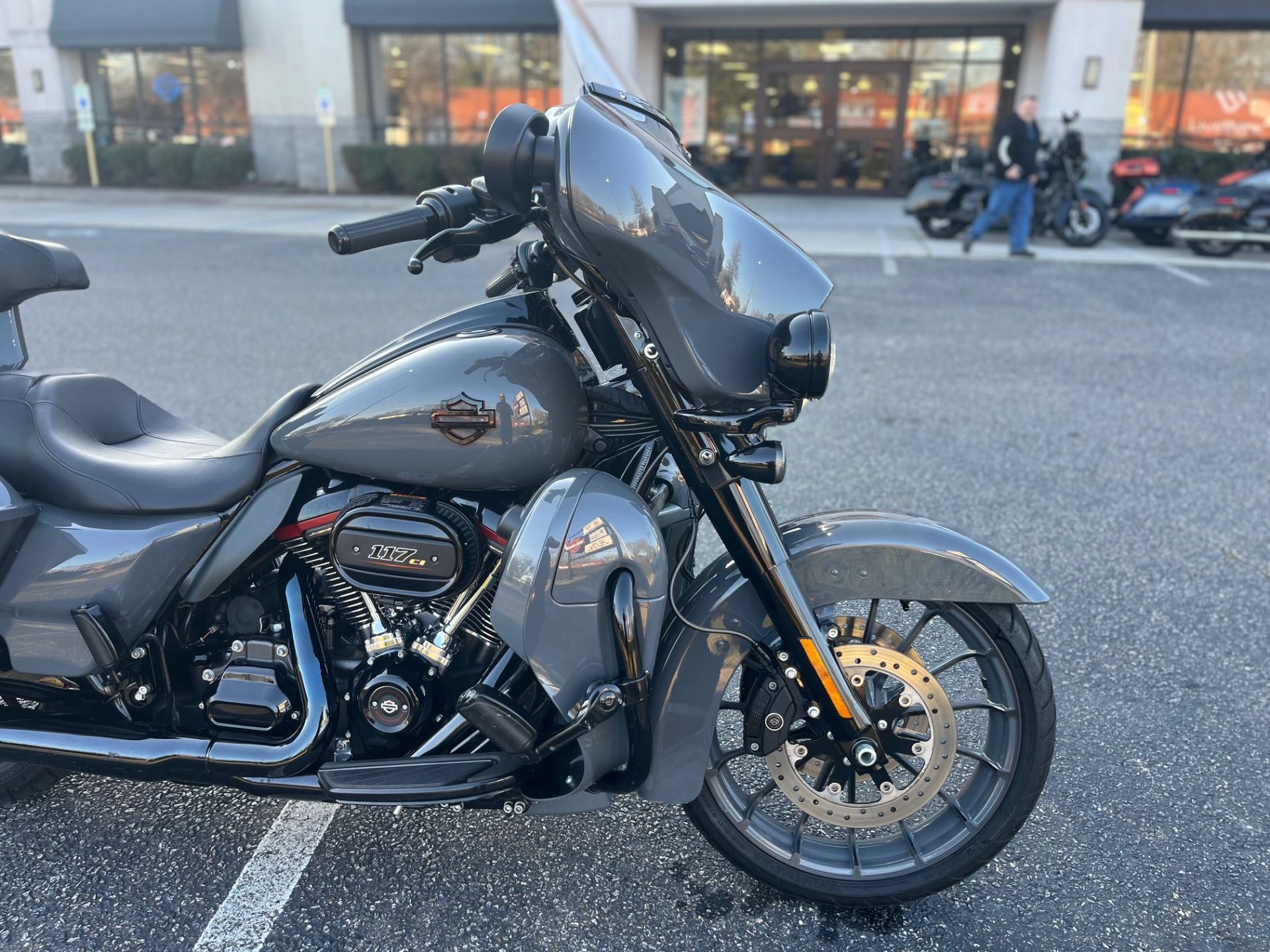 2018 Harley-Davidson CVO™ Street Glide® in Virginia Beach, Virginia - Photo 4