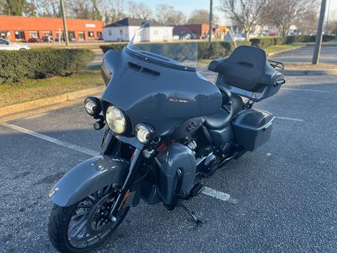 2018 Harley-Davidson CVO™ Street Glide® in Virginia Beach, Virginia - Photo 11