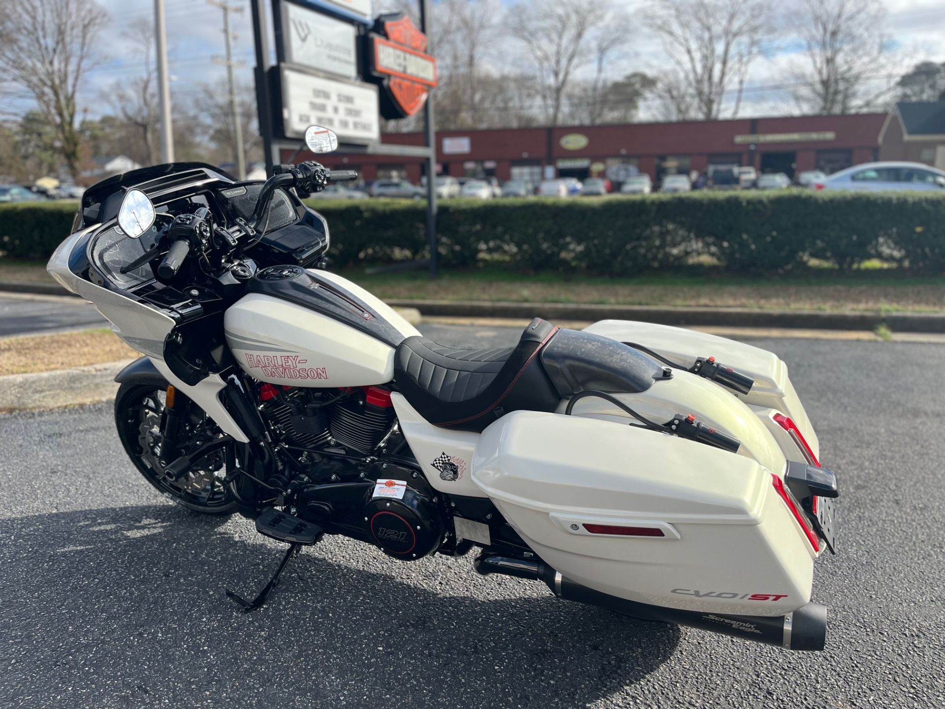 2024 Harley-Davidson CVO™ Road Glide® ST in Virginia Beach, Virginia - Photo 8