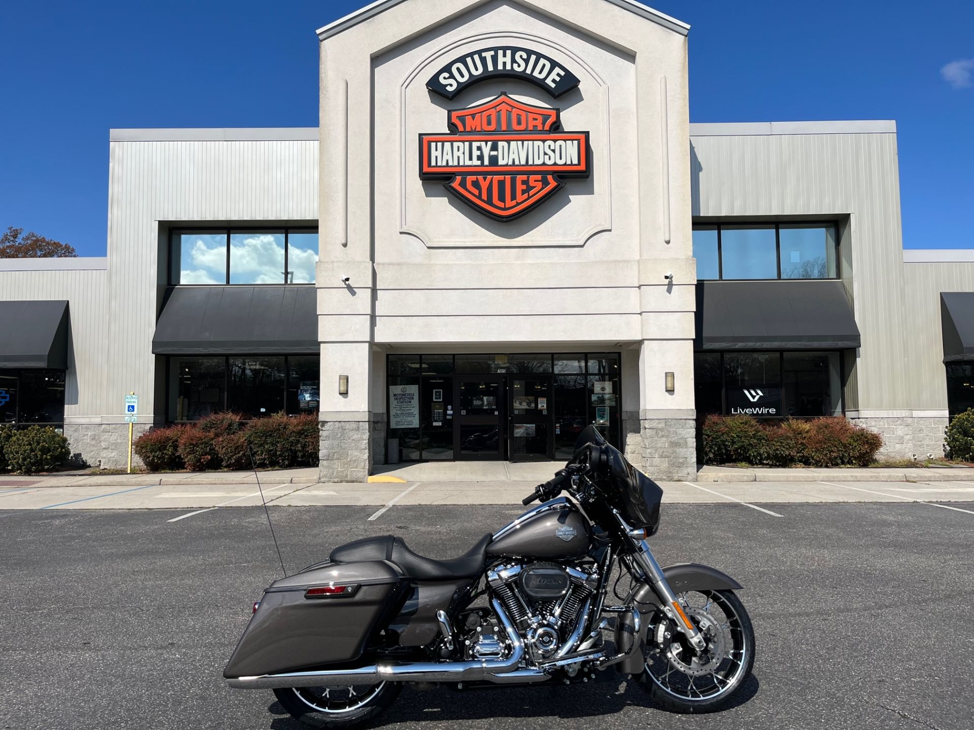 2023 Harley-Davidson Street Glide® Special in Virginia Beach, Virginia - Photo 1