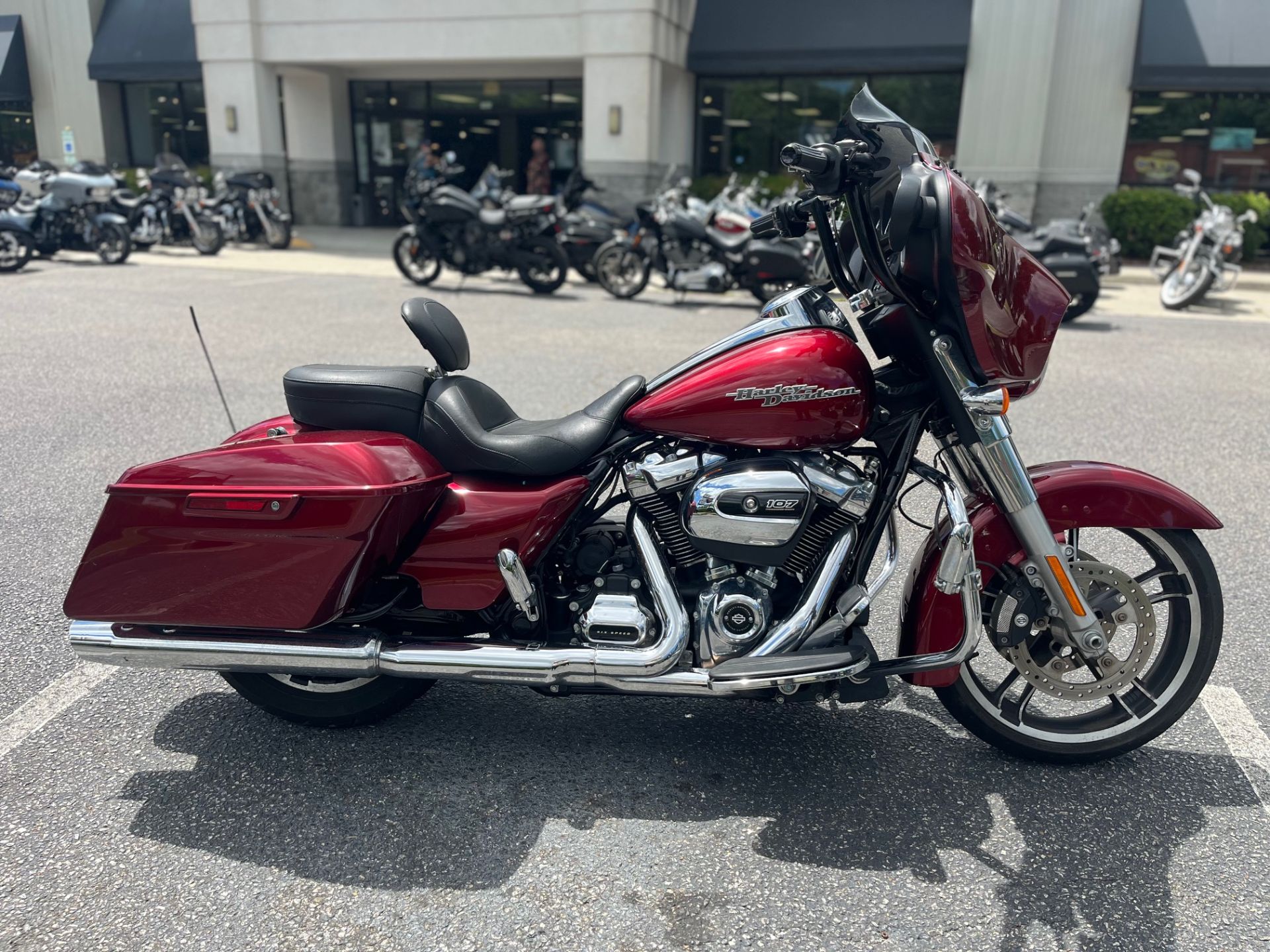 2017 Harley-Davidson Street Glide® in Virginia Beach, Virginia - Photo 3