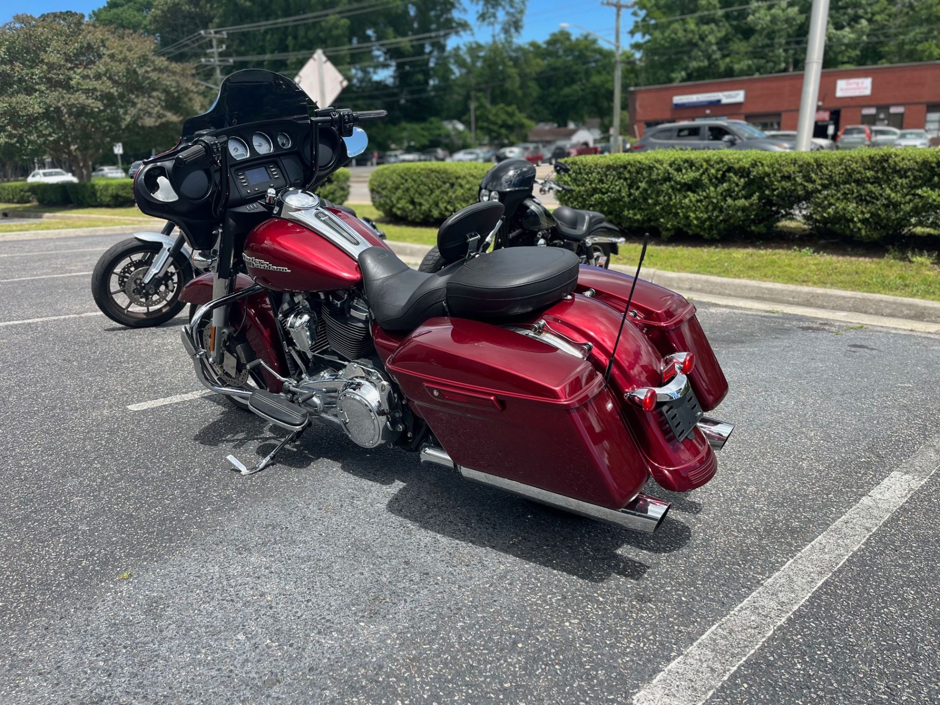 2017 Harley-Davidson Street Glide® in Virginia Beach, Virginia - Photo 5