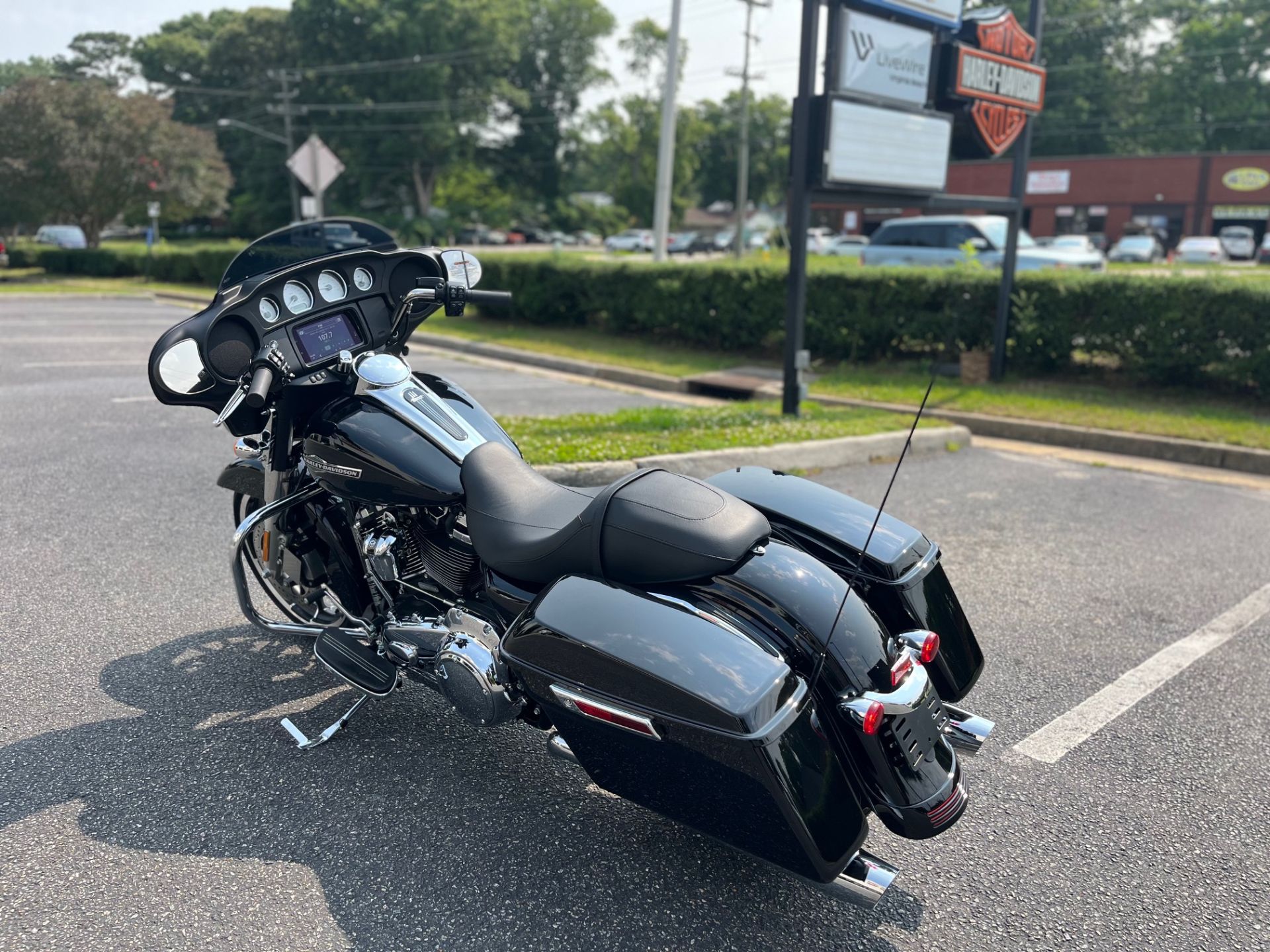 2023 Harley-Davidson Street Glide® in Virginia Beach, Virginia - Photo 6