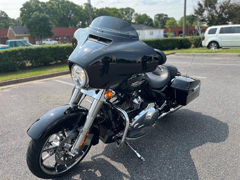 2023 Harley-Davidson Street Glide® in Virginia Beach, Virginia - Photo 9