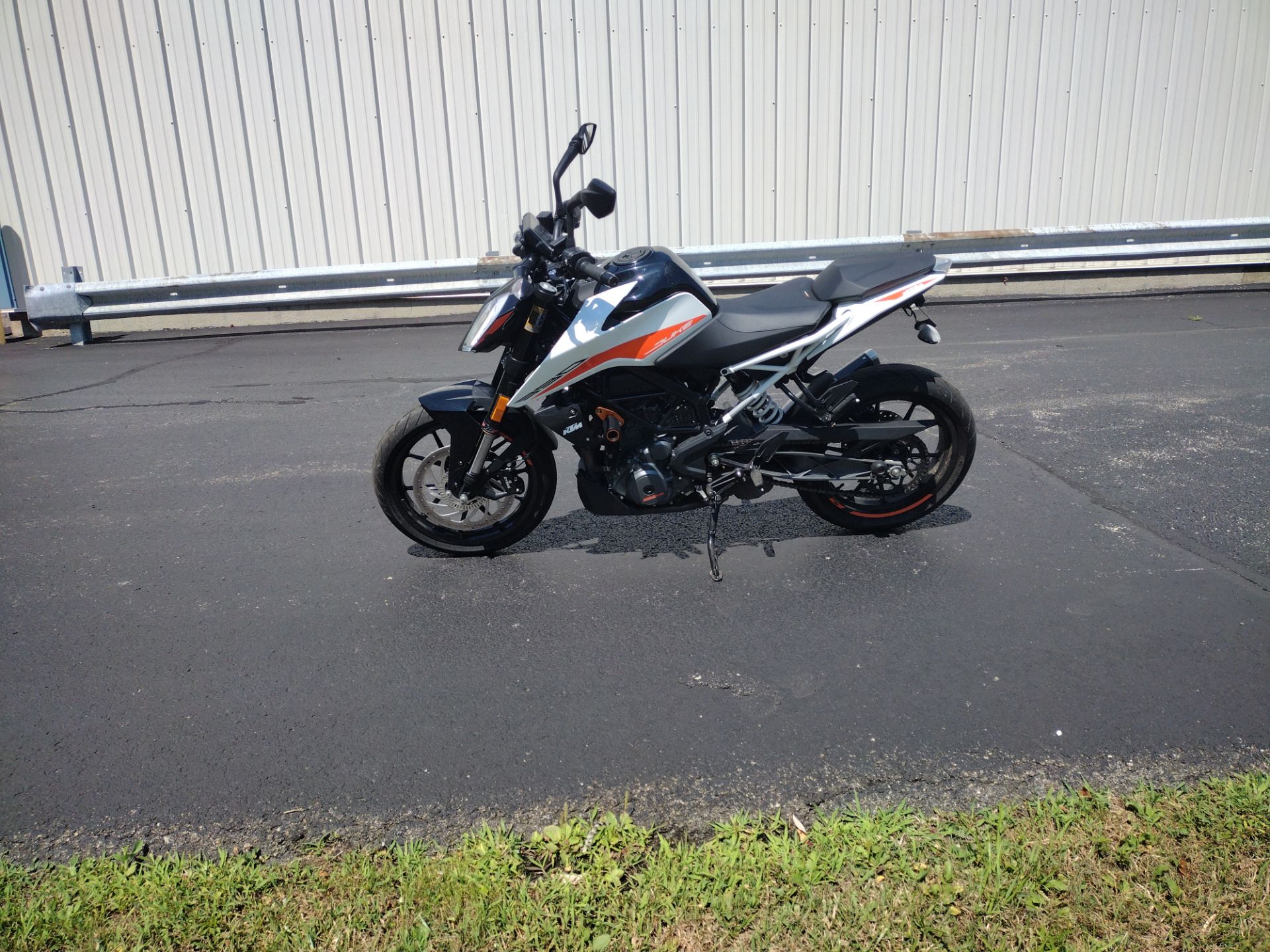 2022 KTM 390 Duke in Murrysville, Pennsylvania - Photo 3