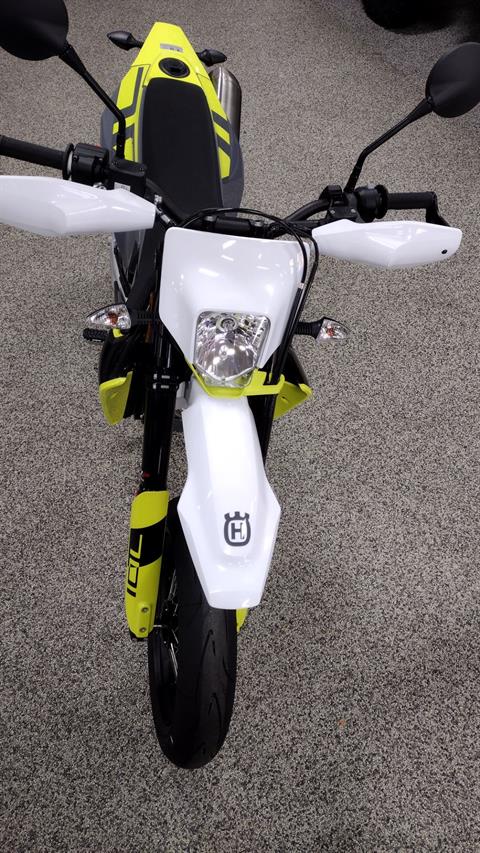 2024 Husqvarna 701 Supermoto in Murrysville, Pennsylvania - Photo 3