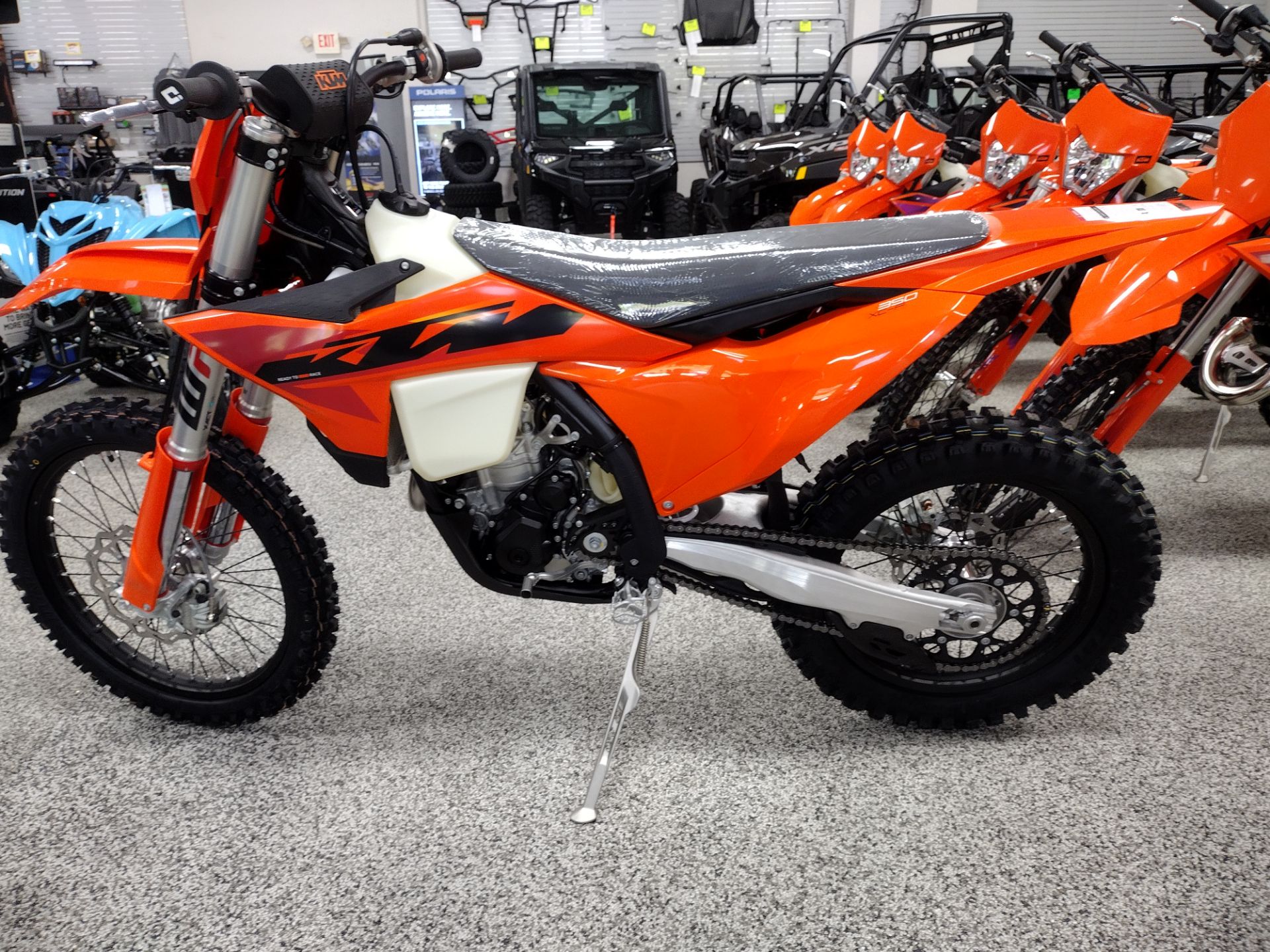 2025 KTM 350 XC-F in Murrysville, Pennsylvania - Photo 4