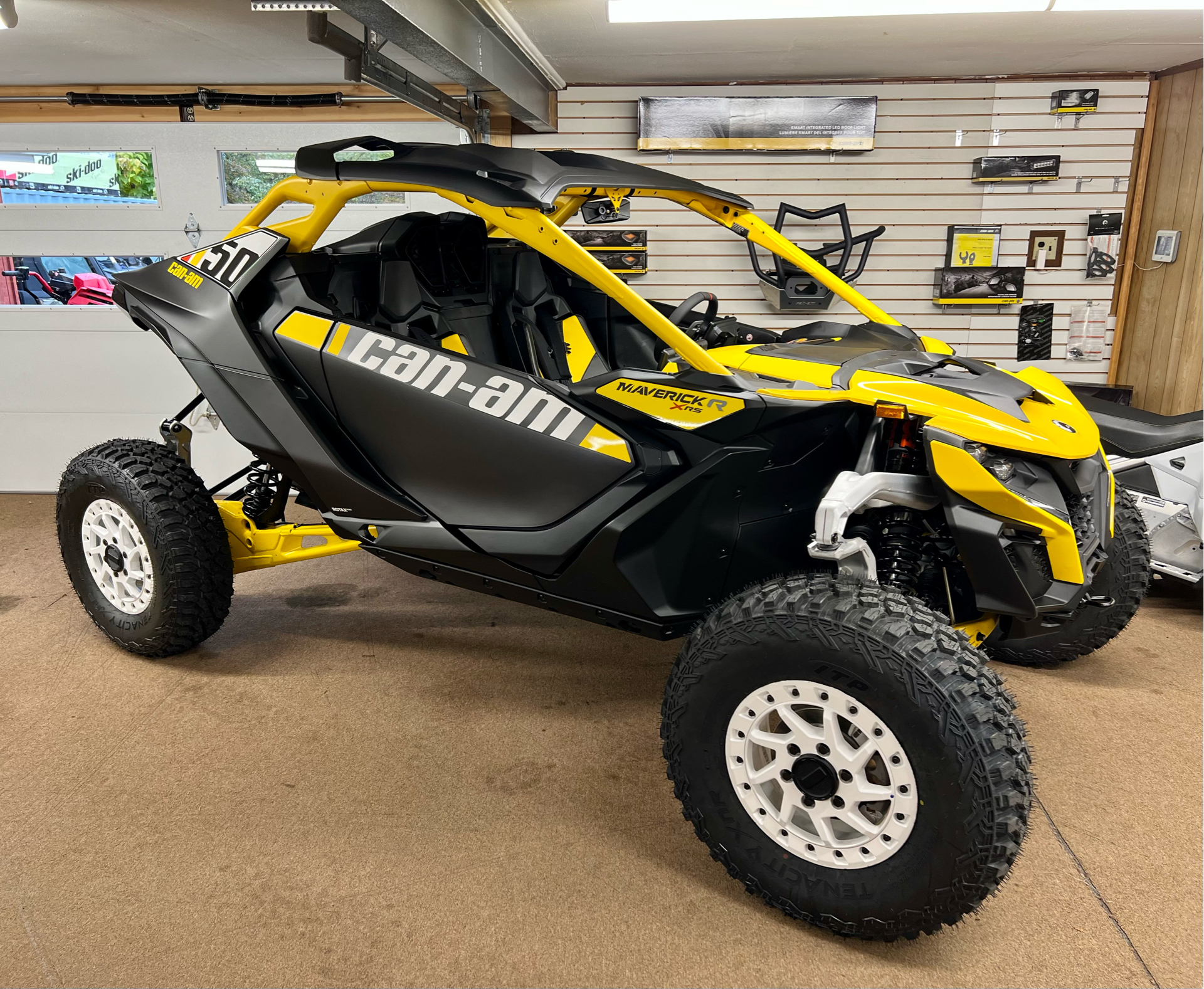 2024 Can-Am Maverick R X RS with Smart-Shox in Mars, Pennsylvania - Photo 6