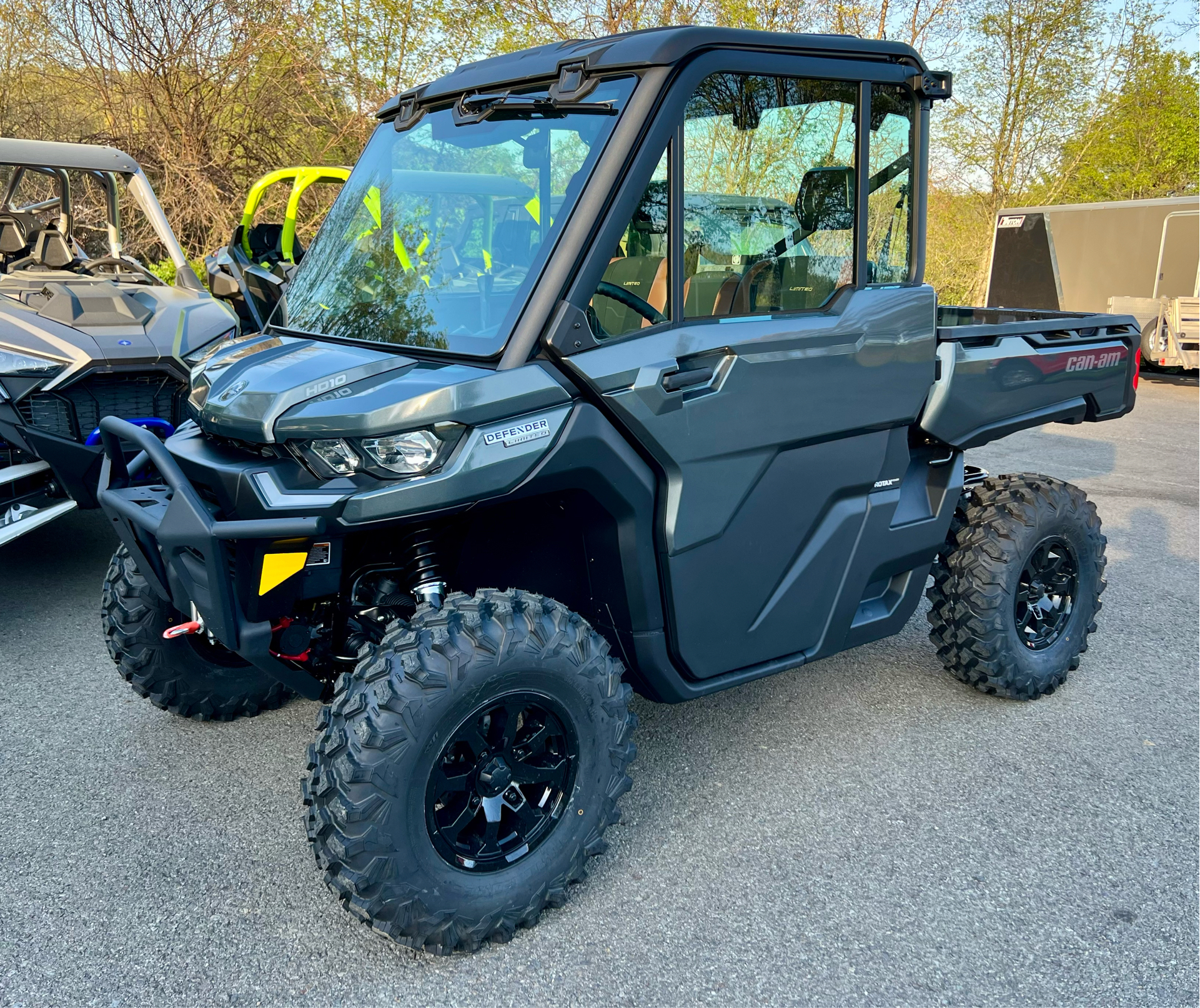 2024 Can-Am Defender Limited in Mars, Pennsylvania - Photo 1