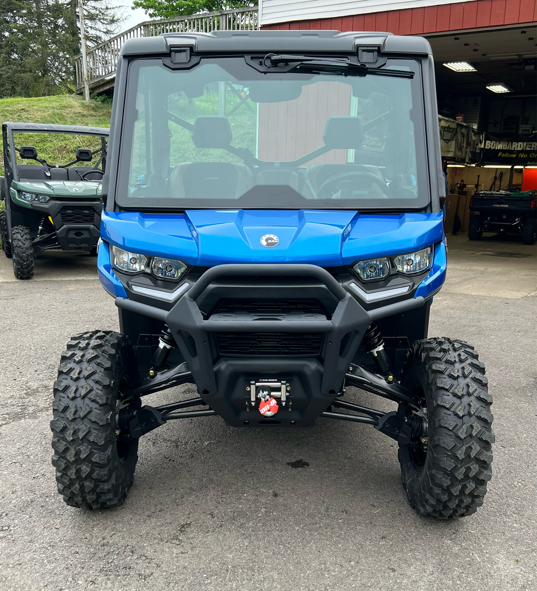 2023 Can-Am Defender 6x6 CAB Limited in Mars, Pennsylvania - Photo 3