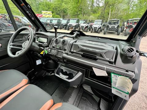 2023 Can-Am Defender 6x6 CAB Limited in Mars, Pennsylvania - Photo 7