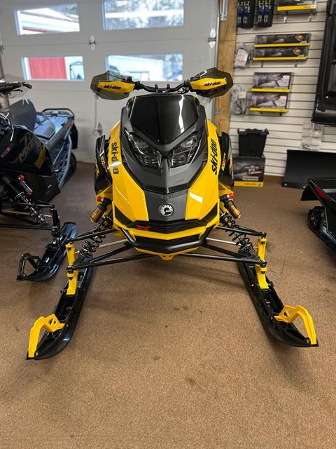 2024 Ski-Doo MXZ X-RS w/ Competition Package 600R E-TEC RipSaw II 2-Ply 1.25 in Mars, Pennsylvania - Photo 1