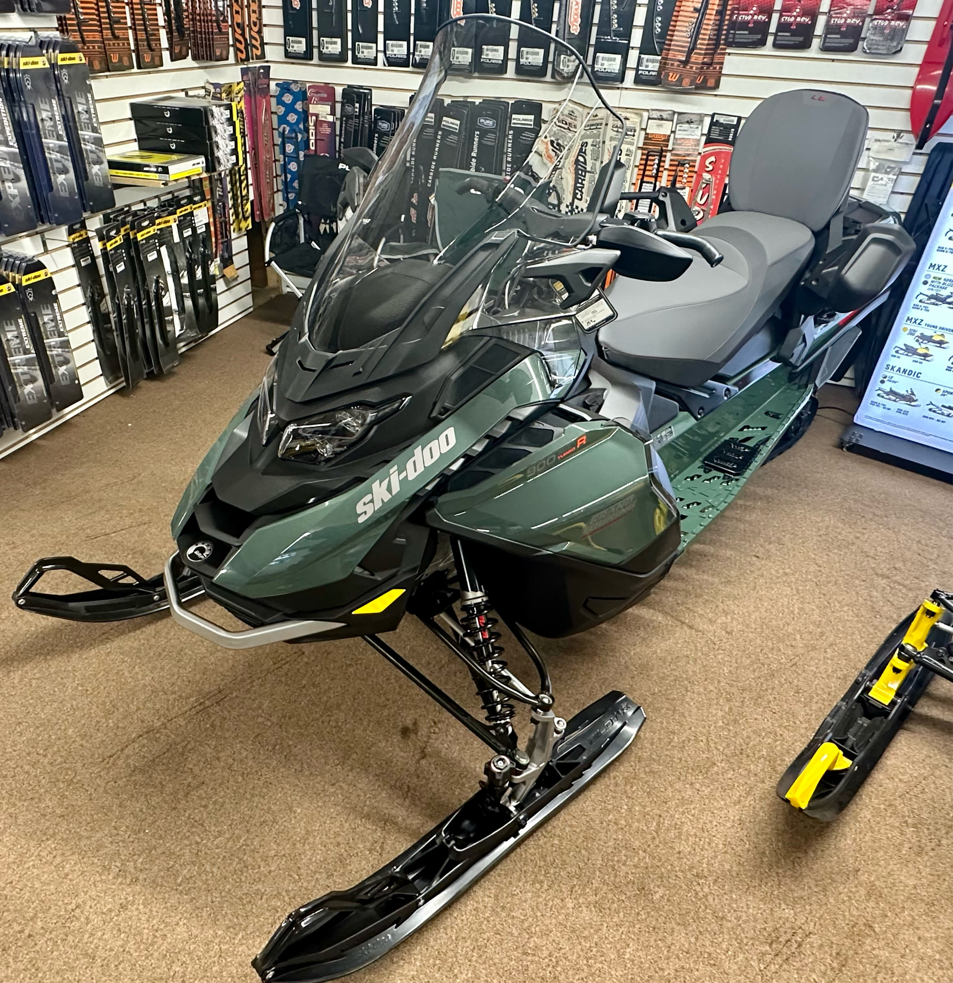 2024 Ski-Doo Grand Touring LE with Luxury Package 900 ACE Turbo R Silent Ice Track II 1.25 in Mars, Pennsylvania - Photo 3