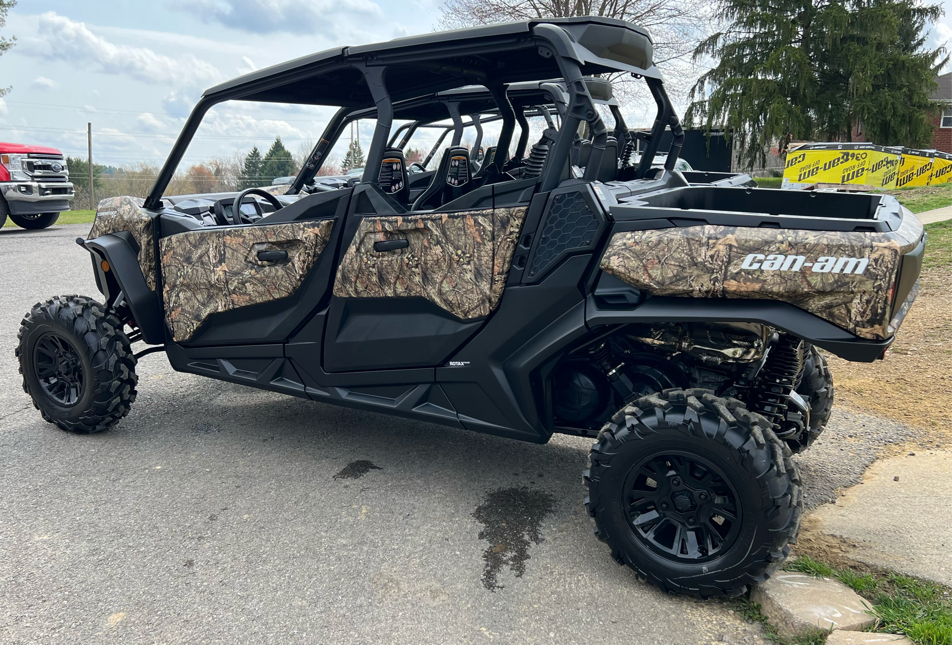 2023 Can-Am Commander MAX XT 1000R in Mars, Pennsylvania - Photo 2