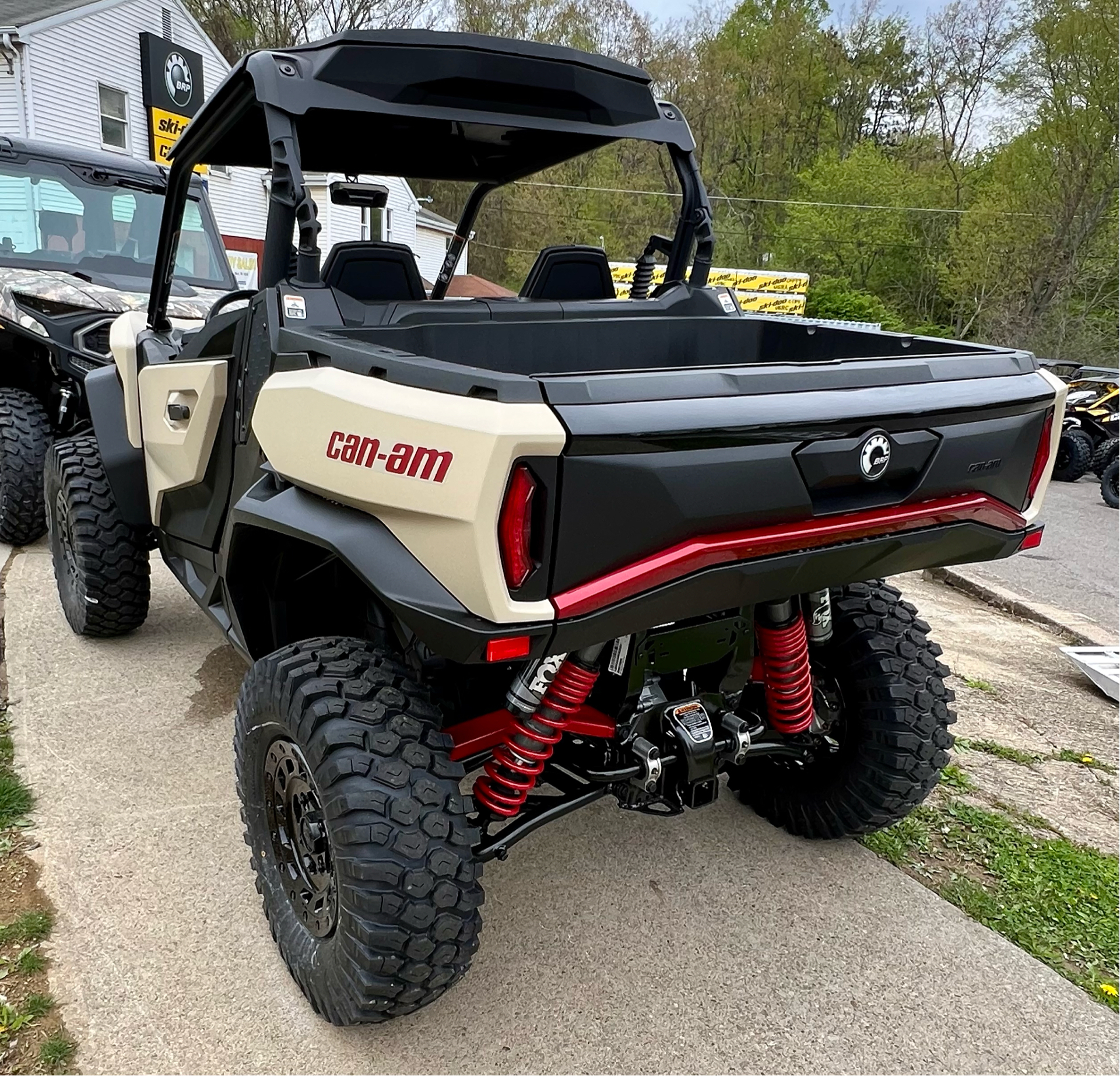 2024 Can-Am Commander XT-P in Mars, Pennsylvania - Photo 2