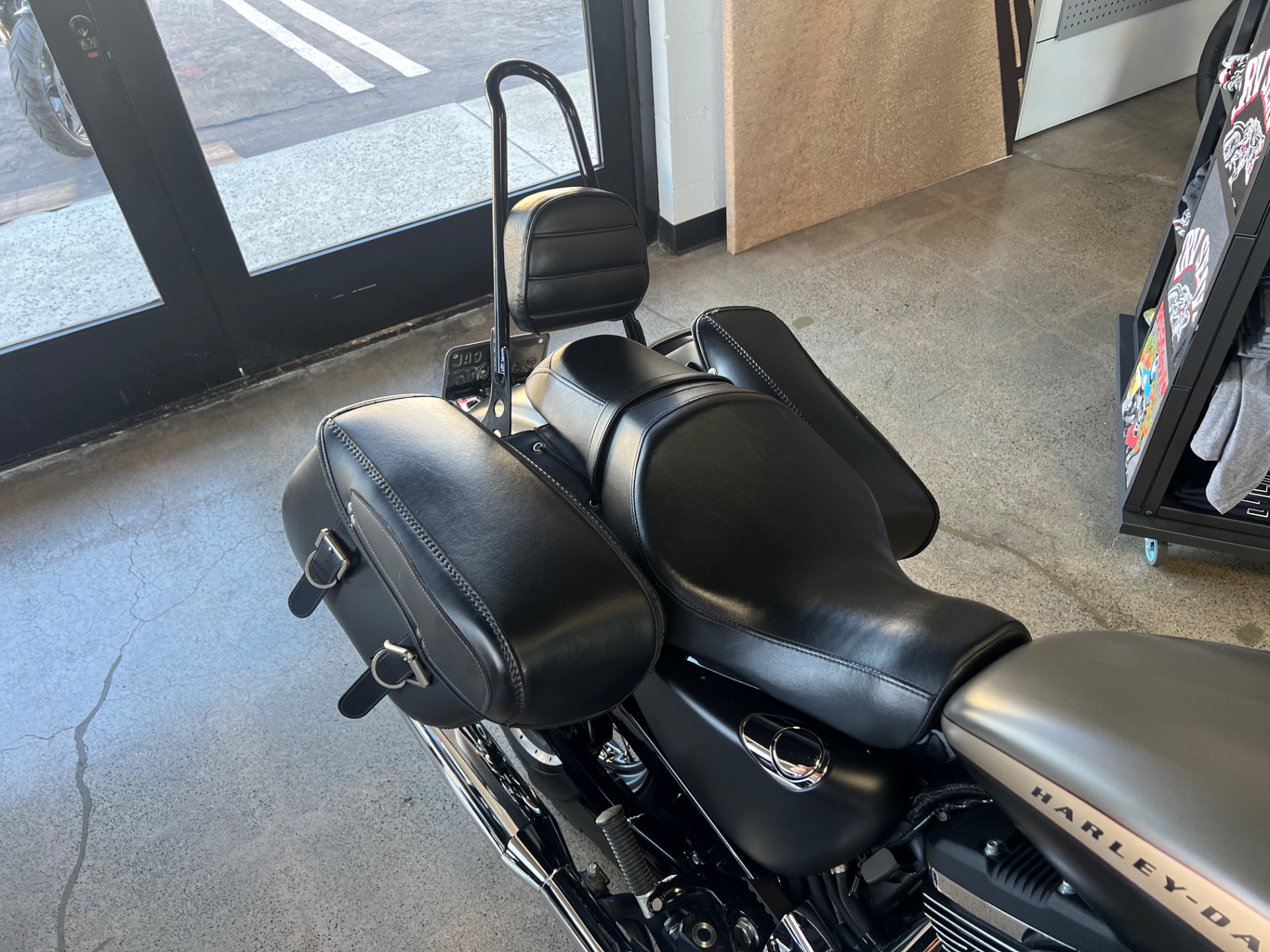 2018 Harley-Davidson 1200 Custom in Orange, California - Photo 7