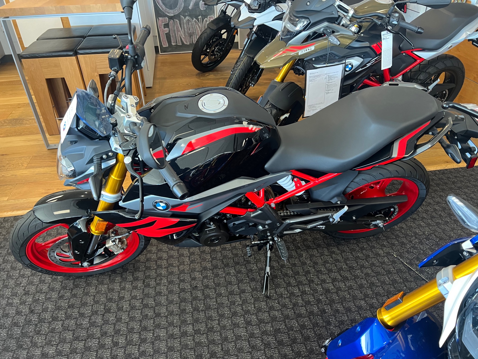 2024 BMW G 310 R in Orange, California - Photo 3