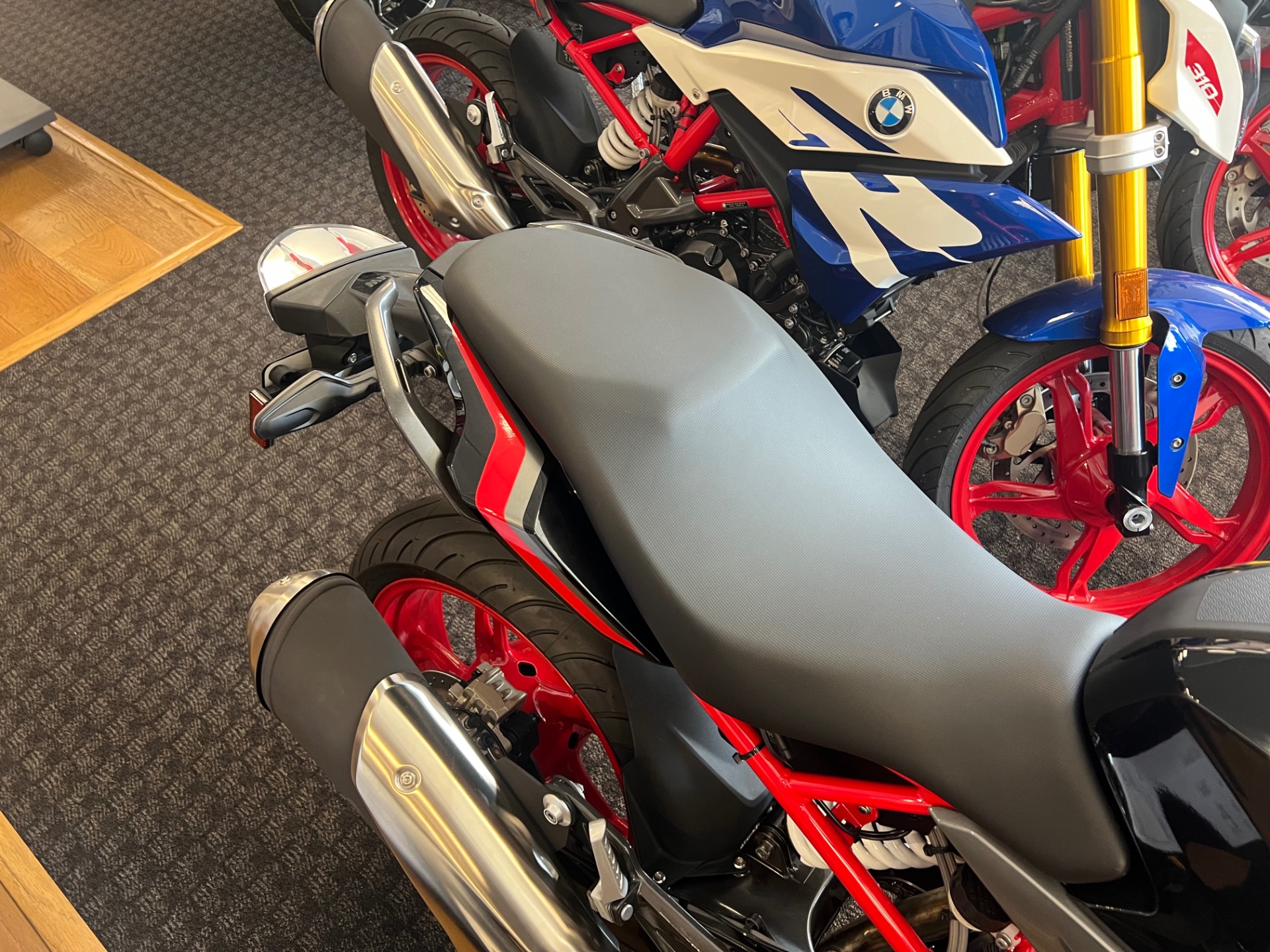 2024 BMW G 310 R in Orange, California - Photo 5