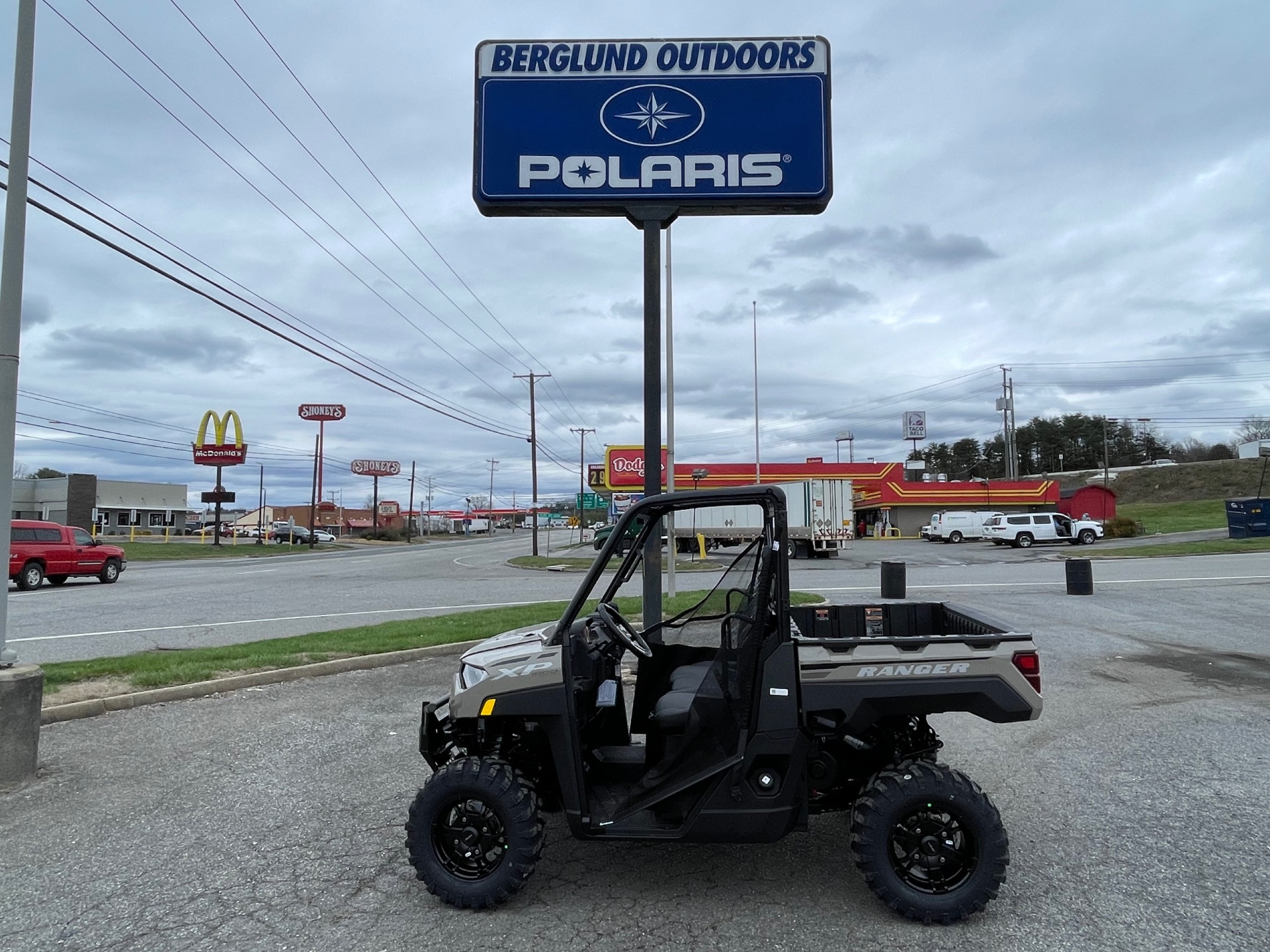 2024 Polaris Ranger XP 1000 Premium in Troutville, Virginia - Photo 1