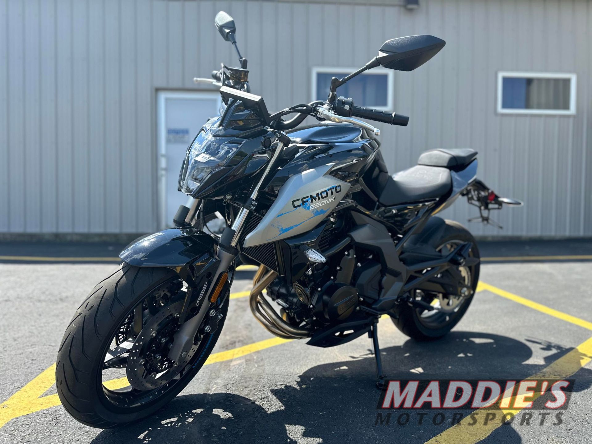 2022 CFMOTO 650NK in Spencerport, New York - Photo 1