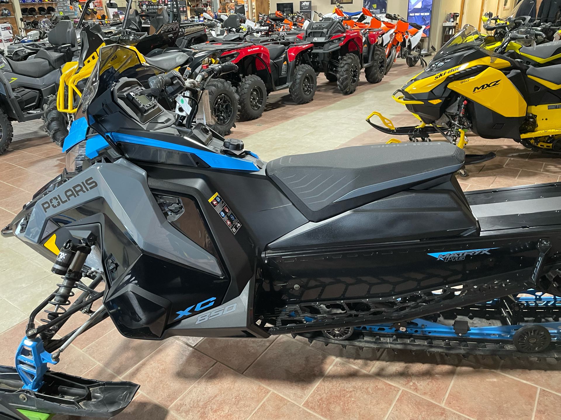 2022 Polaris 850 Switchback XC 146 Factory Choice in Spencerport, New York - Photo 4