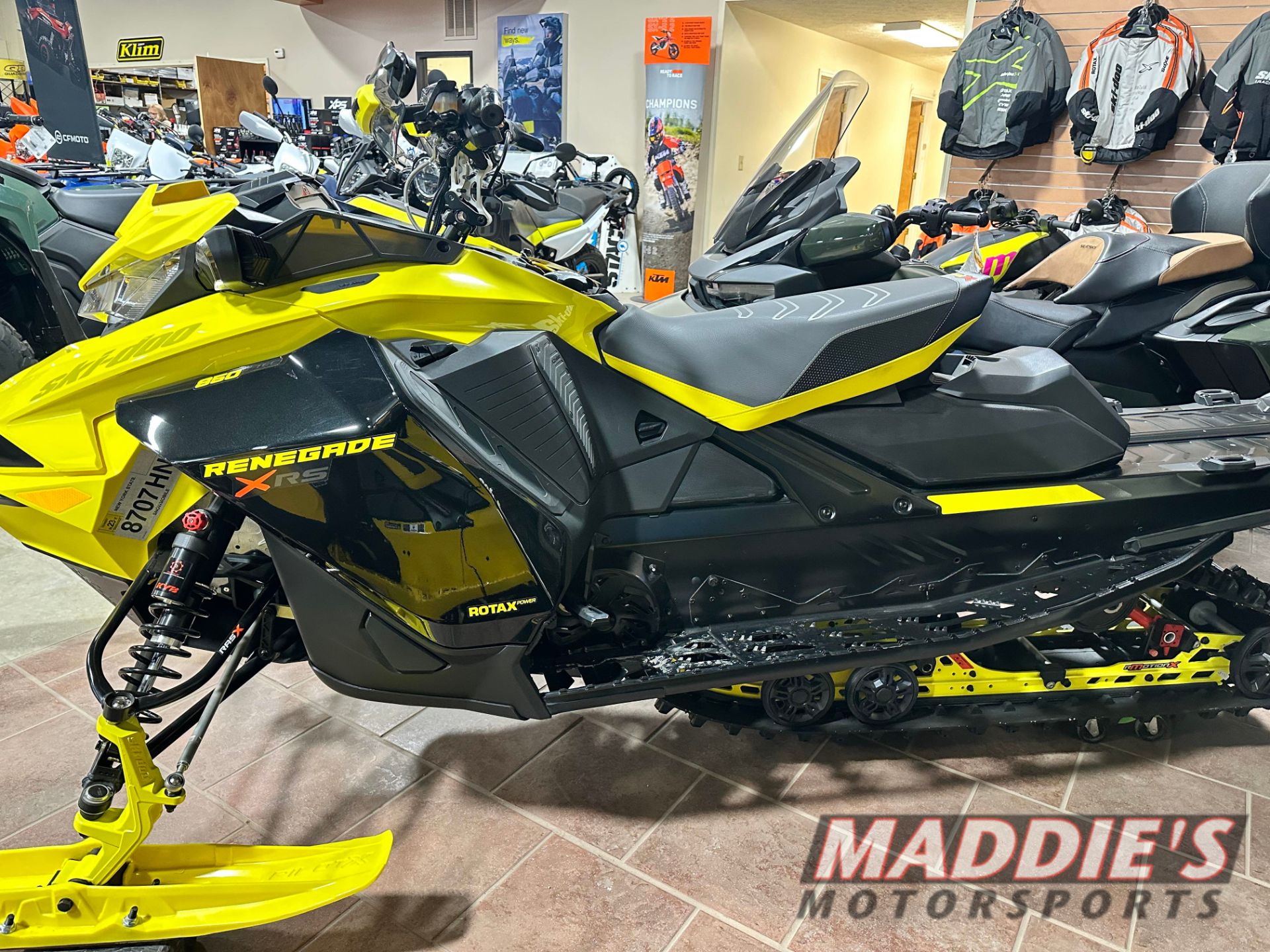 2022 Ski-Doo Renegade X-RS 850 E-TEC ES Ice Ripper XT 1.5 in Spencerport, New York - Photo 9