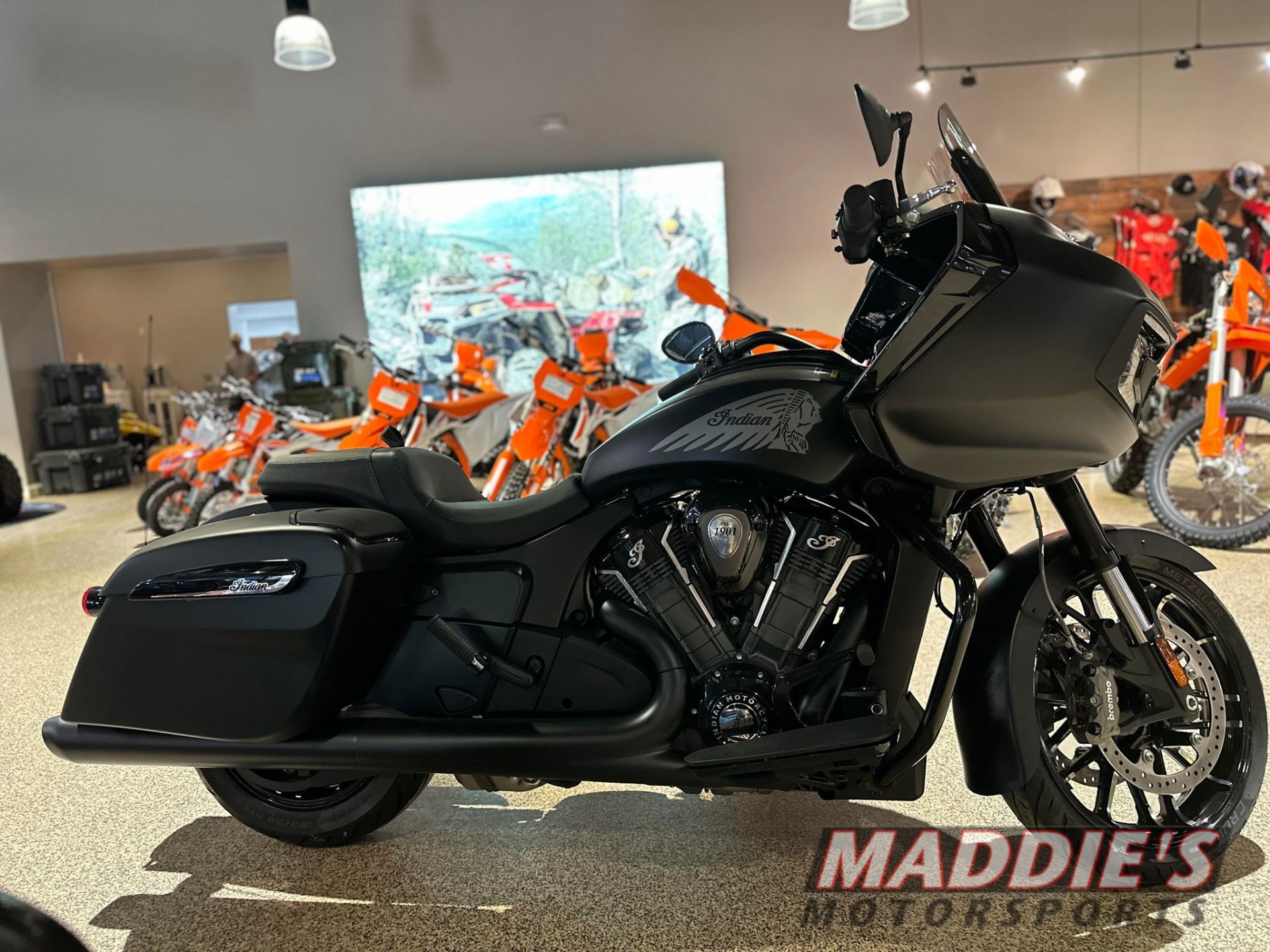 2024 Indian Motorcycle Challenger® Dark Horse® with PowerBand Audio Package in Hamburg, New York - Photo 6