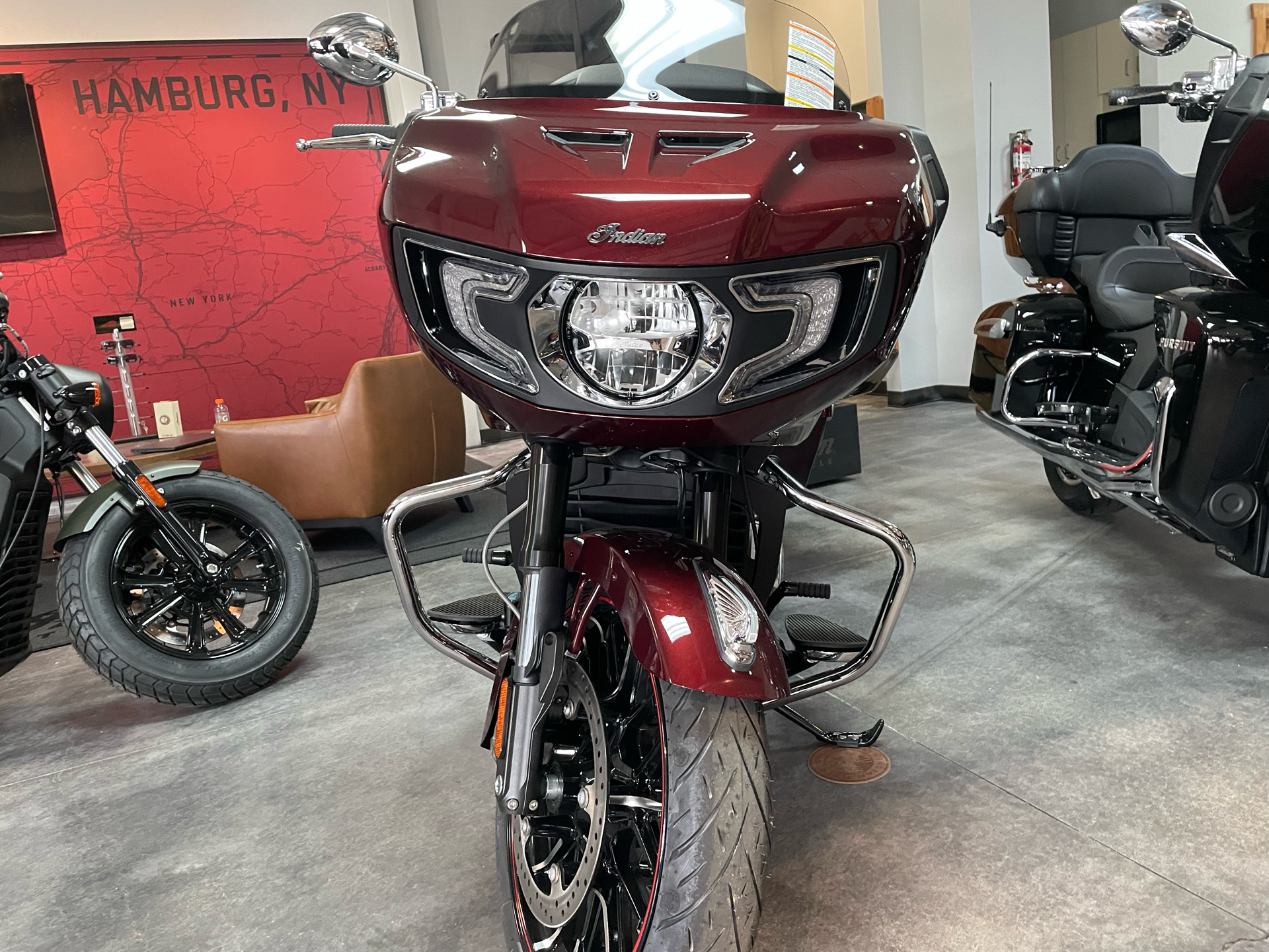 2023 Indian Motorcycle Challenger® Limited in Hamburg, New York - Photo 3