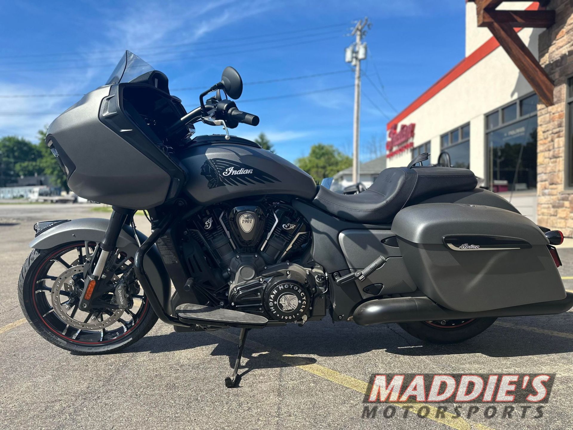 2023 Indian Motorcycle Challenger® Dark Horse® in Hamburg, New York - Photo 3