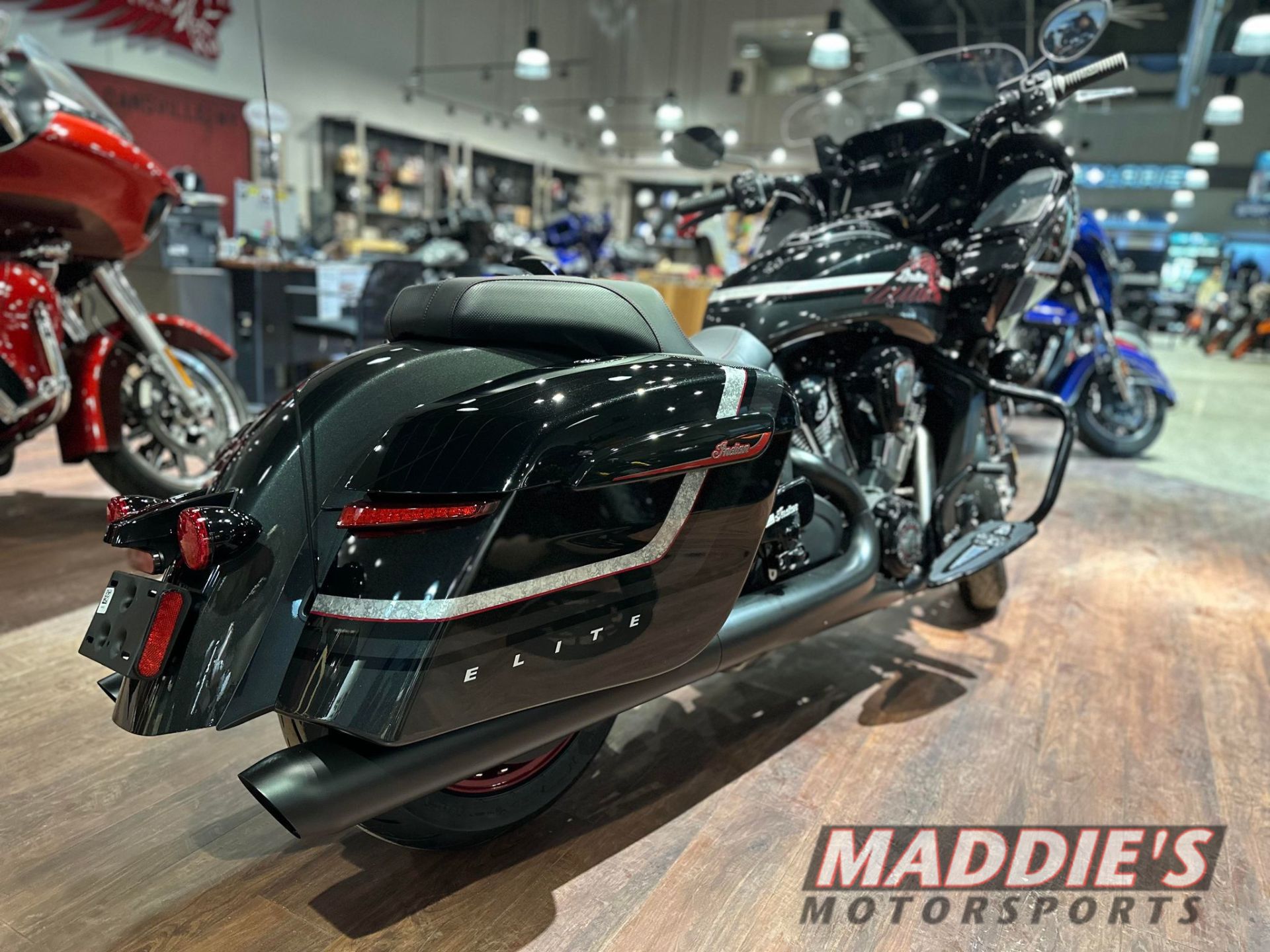 2024 Indian Motorcycle Challenger® Elite in Hamburg, New York - Photo 25