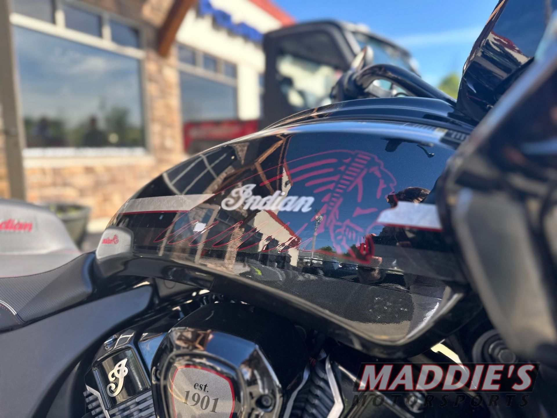 2024 Indian Motorcycle Challenger® Elite in Hamburg, New York - Photo 8