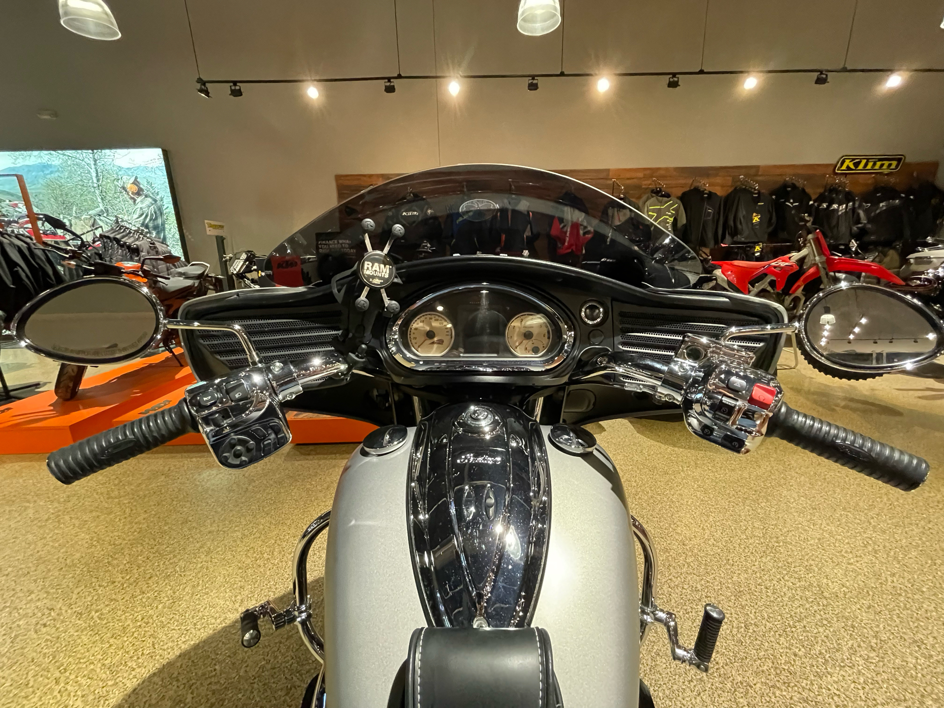2016 Indian Chieftain® in Dansville, New York - Photo 5