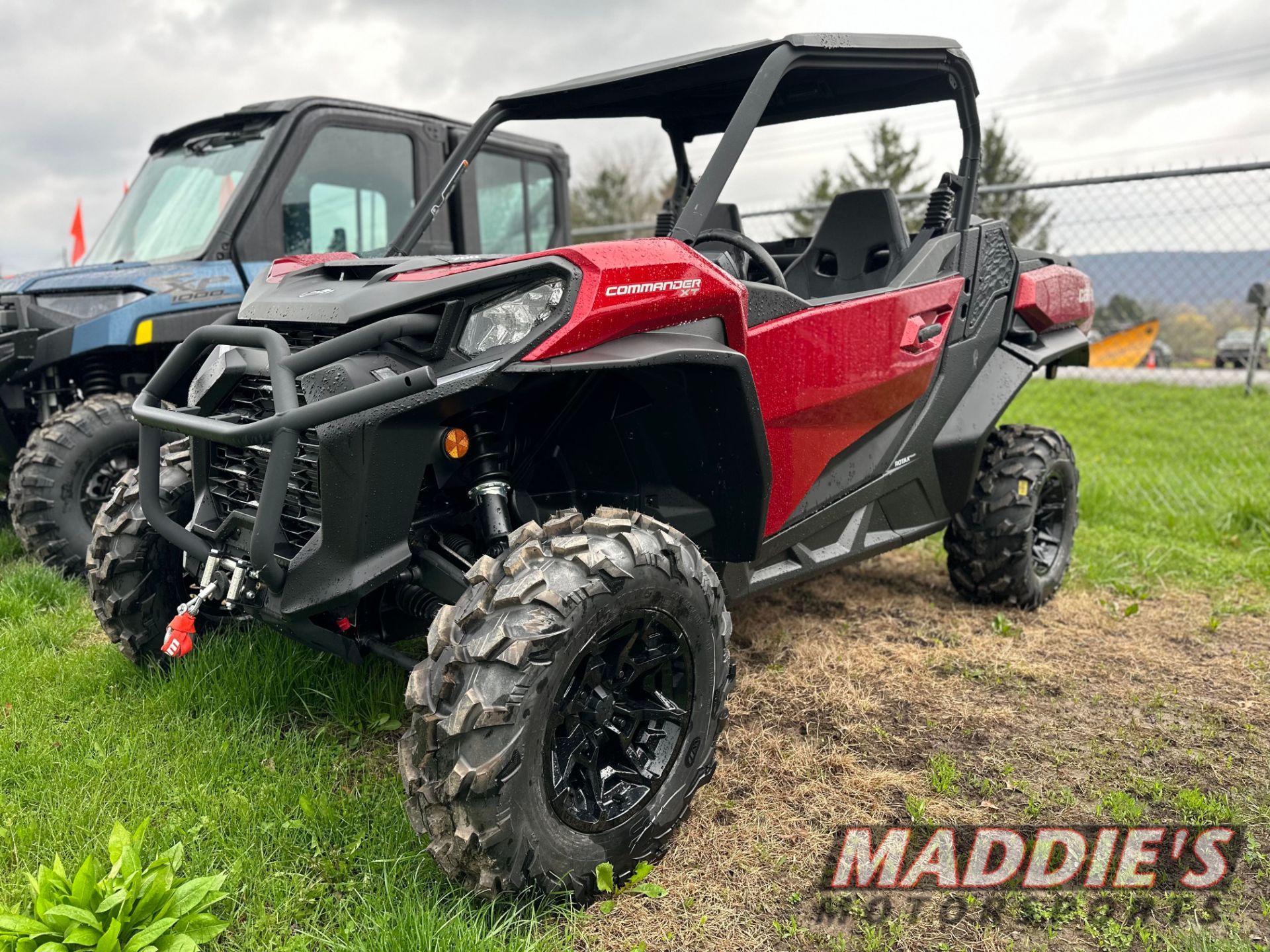 2024 Can-Am Commander XT 700 in Dansville, New York - Photo 1