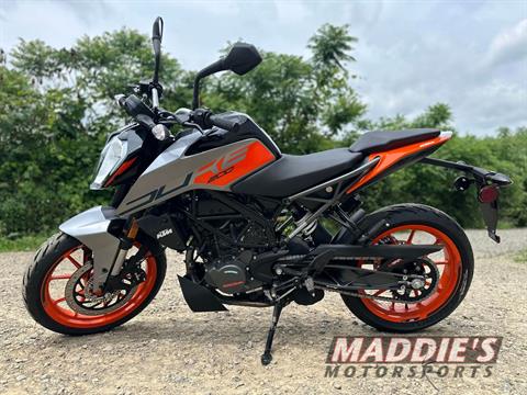 2023 KTM 200 Duke in Dansville, New York - Photo 3