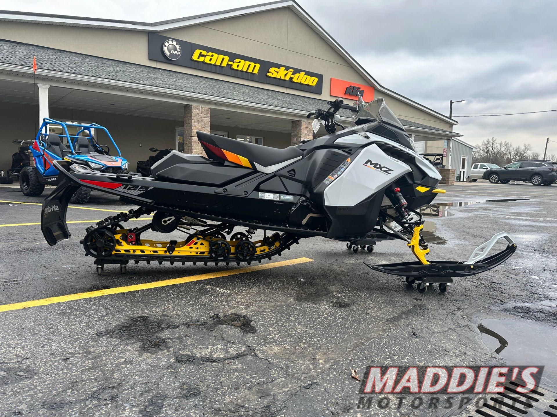 2024 Ski-Doo MXZ Adrenaline with Blizzard Package 129 850 E-TEC ES Ice Ripper XT 1.25 in Dansville, New York - Photo 7