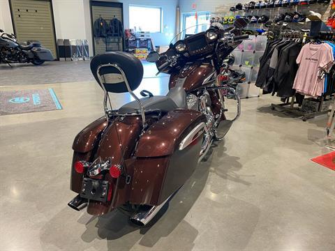 2019 Indian Chieftain® Limited ABS in Farmington, New York - Photo 4