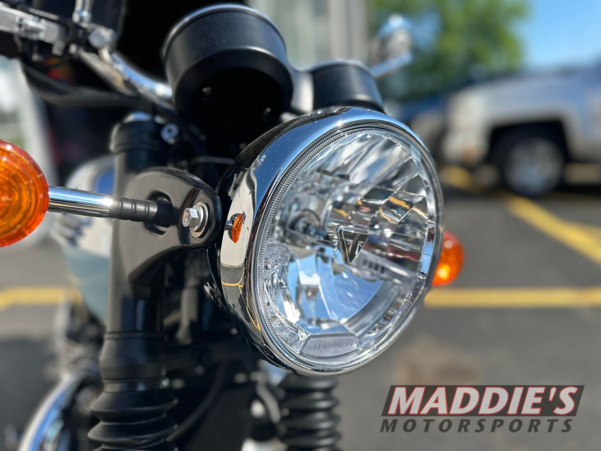 2023 Triumph Bonneville T120 Chrome Edition in Farmington, New York - Photo 9