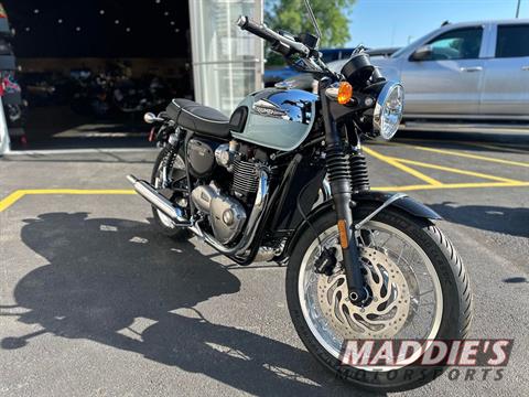 2023 Triumph Bonneville T120 Chrome Edition in Farmington, New York - Photo 7