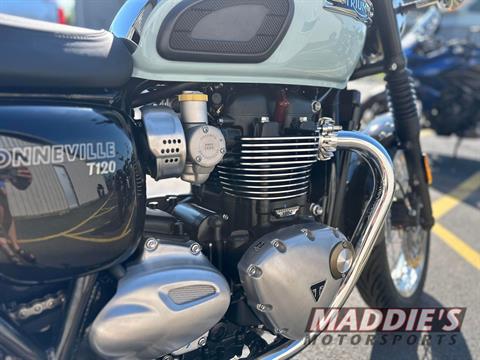 2023 Triumph Bonneville T120 Chrome Edition in Farmington, New York - Photo 2