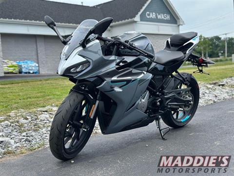 2023 CFMOTO 300SS in Farmington, New York - Photo 1