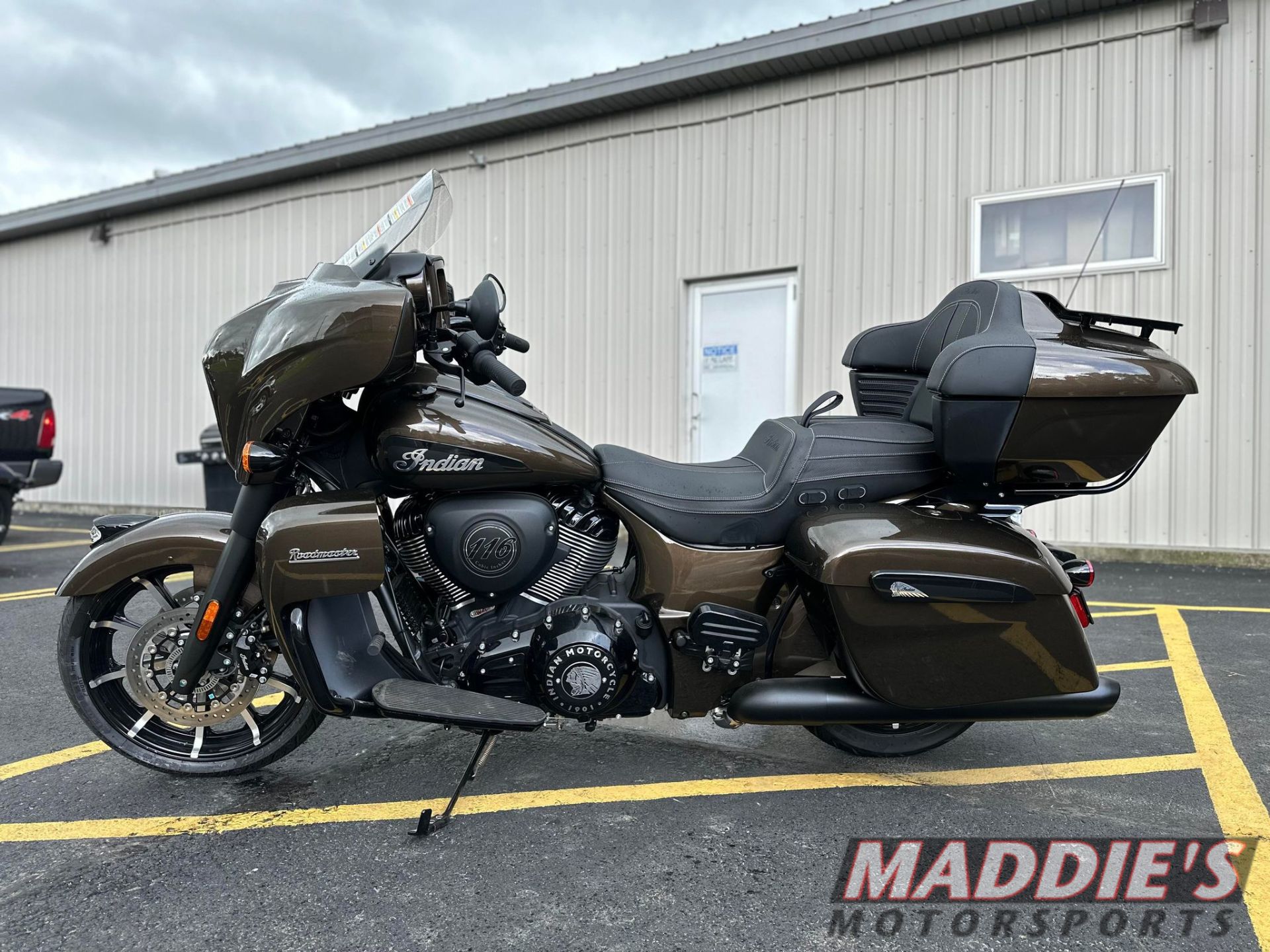 2023 Indian Motorcycle Roadmaster® Dark Horse® in Farmington, New York - Photo 3