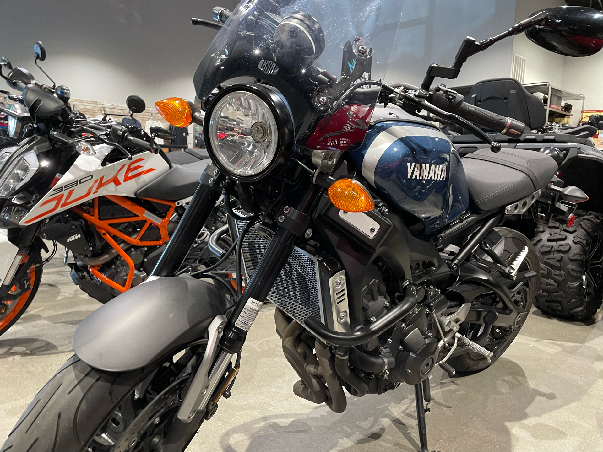 2017 Yamaha XSR900 in Farmington, New York - Photo 1