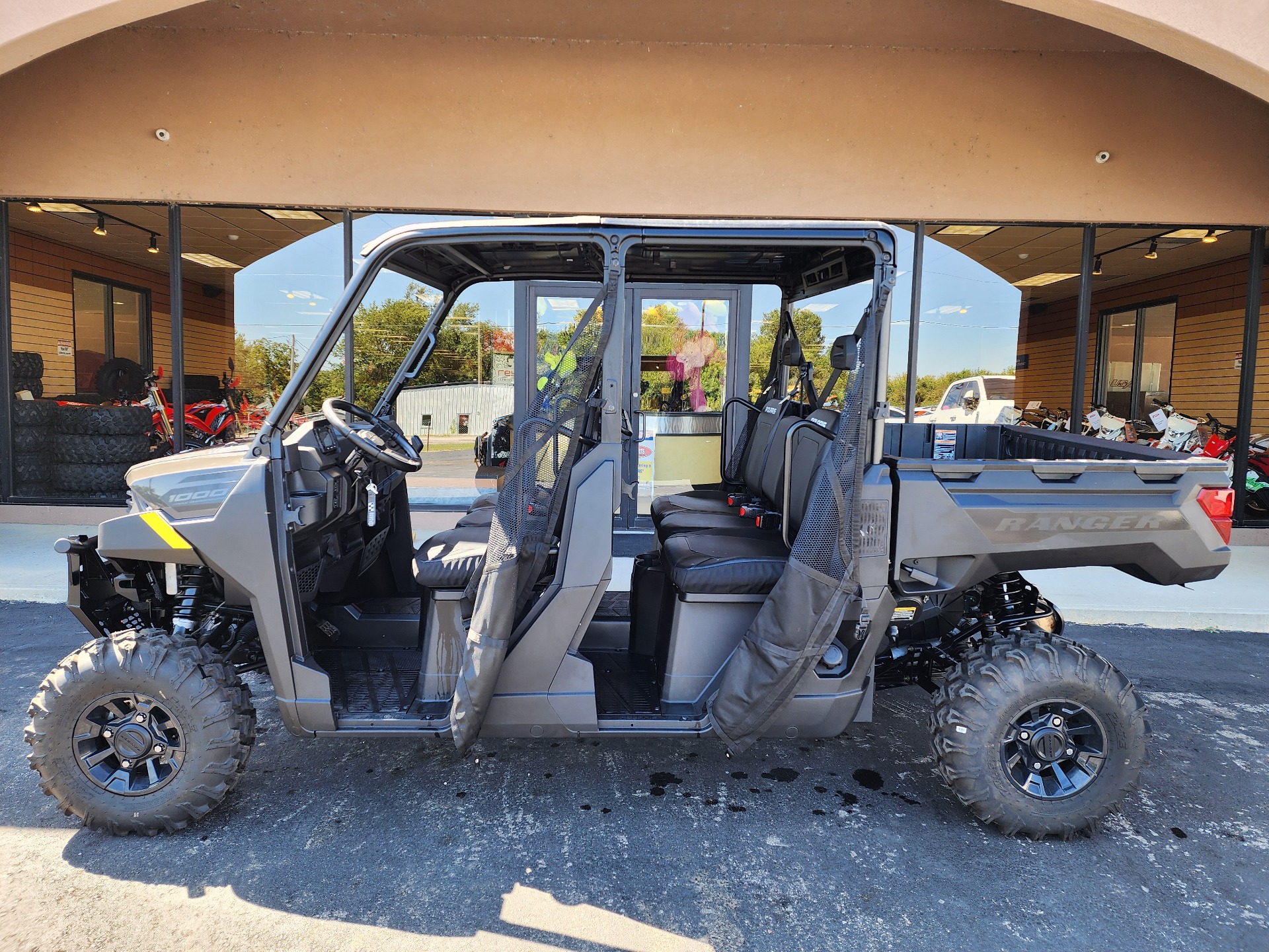 2025 Polaris Ranger Crew 1000 Premium in Chanute, Kansas - Photo 2