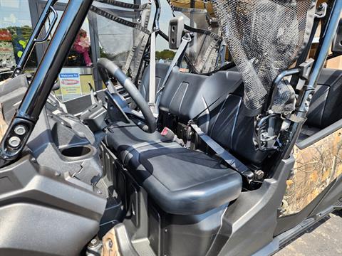 2023 Honda Pioneer 1000-6 Deluxe Crew in Chanute, Kansas - Photo 8