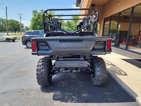 2023 Honda Pioneer 1000-6 Deluxe Crew in Chanute, Kansas - Photo 6